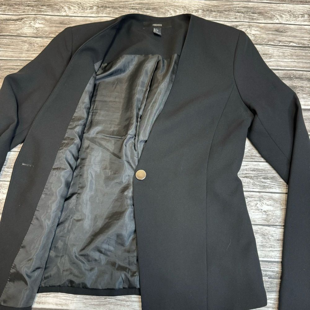 Forever 21 Women’s Black Fitted Hip-Length Single Button Blazer Jacket Small S - Picture 6 of 12